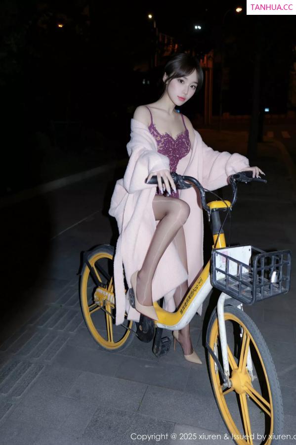 汁汁  [XiuRen]高清写真图 2025.05.27 No.10332 汁汁 紫色吊带第9张图片